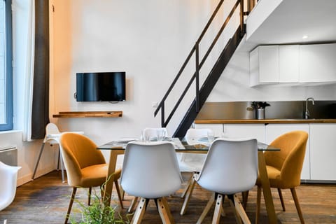 Bright 3-bedroom 2-bathroom flat. Apartment in Lille