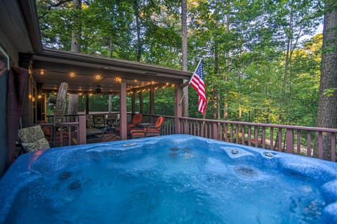 Broken Bow Oasis Hot Tub, Fire Pit and Patio Maison in Broken Bow