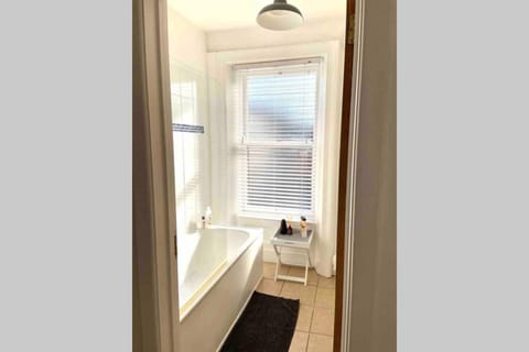 Flat 5 EIA House Apartment in Belfast