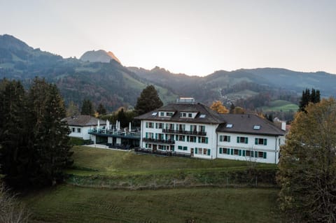 Property building, Nearby landmark, Spring, Day, Natural landscape, Mountain view