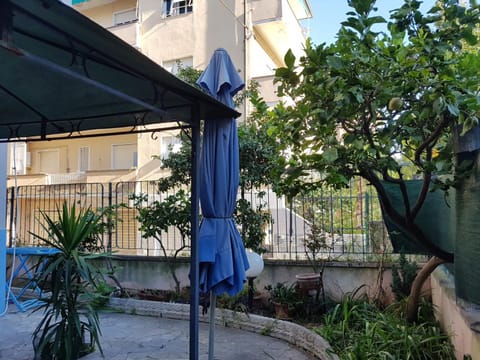 A due passi dal mare appartamento con giardino Appartement in Albissola Marina