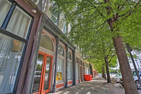 Nulu Art District Loft Walk to Dtwn Distilleries! Apartment in Jefferson County