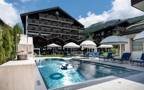 Property building, Garden, Spa and wellness centre/facilities, Swimming pool, Swimming pool