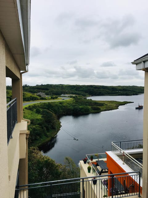 Apartment 8, Clifden Bay Apartments Condo in Clifden