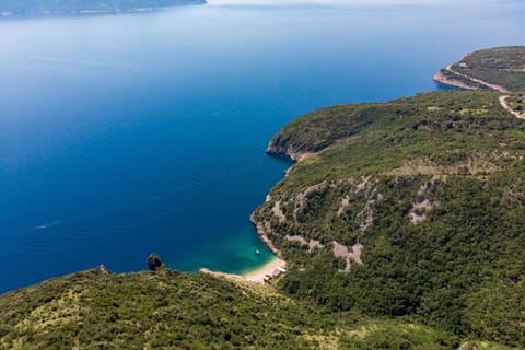 Neighbourhood, Natural landscape, Beach