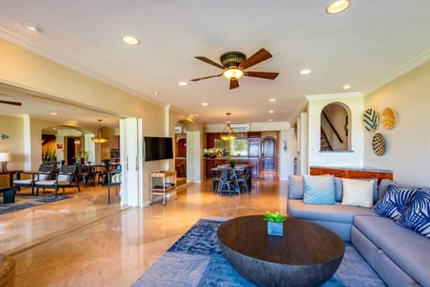 Living room, Seating area, fireplace