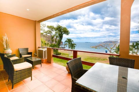 Spectacular - spacious unit in Flamingo in front of the beach House in Playa Flamingo