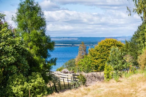 Hideaway at the Bay - Taupo. Maison in Taupo