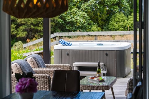 Hideaway at the Bay - Taupo. Maison in Taupo