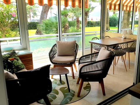 Garden and beach sea view apartment Cannes Apartment in Cannes