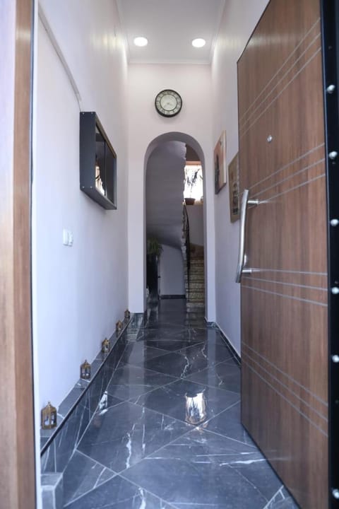 Damias rental rooms Condo in Thessaloniki
