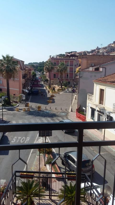 Balcony/Terrace, City view