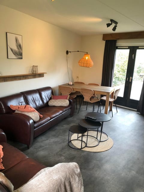 Have a nice stay! - Holiday Home de Witte Raaf with garden and hottub House in Noordwijkerhout