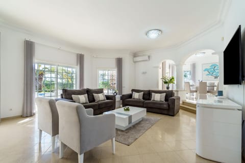 Alcore Luxury Golf Villa at Alto Golf Alvor Villa in Alvor