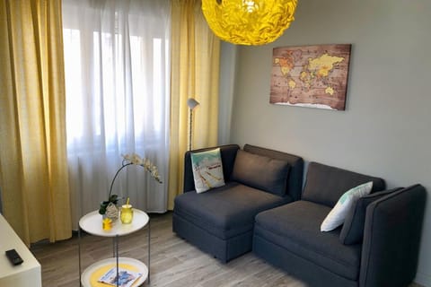 Le cocon coloré - centre ville - 50m de la gare Apartment in Annecy