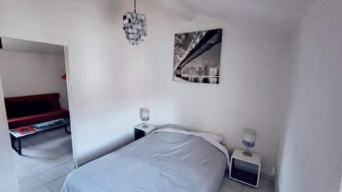 T2 meublé Toulon côte azur - 4 personnes max Apartment in Toulon