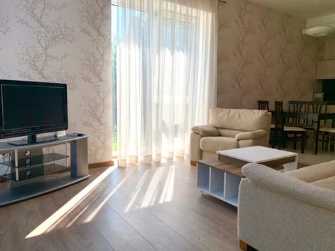 TV and multimedia, Living room, Seating area