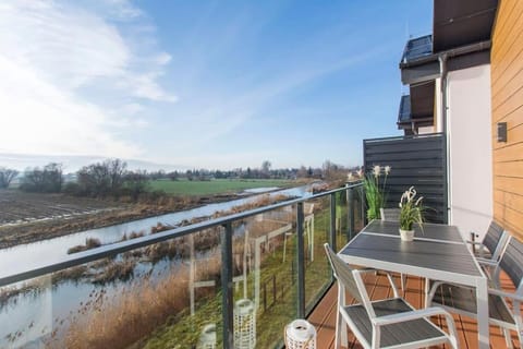 Property building, Day, Natural landscape, View (from property/room), Balcony/Terrace, hair dresser