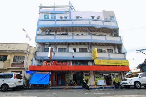 Property building, Day, Neighbourhood, City view, Street view, Parking