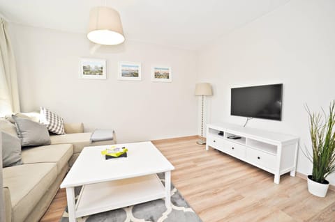 TV and multimedia, Living room, Seating area, Area and facilities