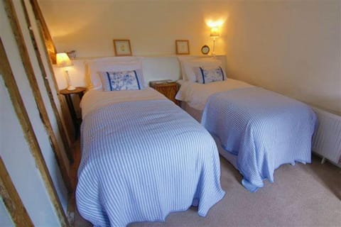 Three Pound Cottage, the Dartmoor Holiday Cottage House in Bovey Tracey