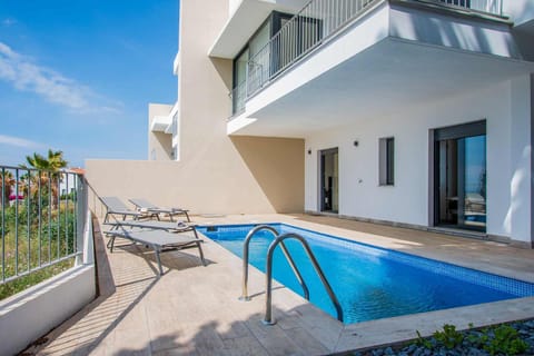 Capistrano Garden, piscina privada y vistas al mar House in Nerja