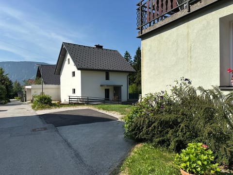 Neighbourhood, Parking