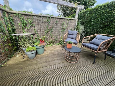 Garden, Balcony/Terrace