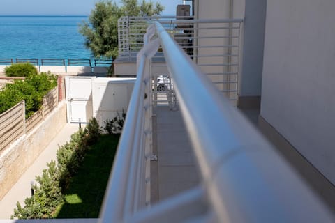 Balcony/Terrace, City view, Garden view, Sea view, Street view