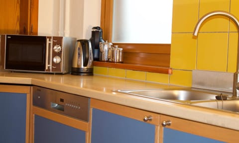 Coffee/tea facilities, Kitchen or kitchenette