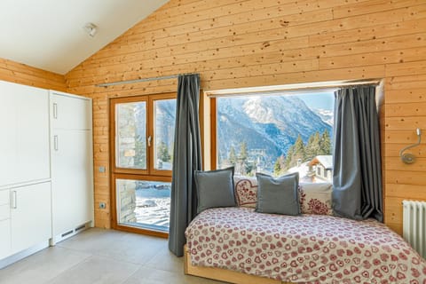 Bed, Natural landscape, Photo of the whole room, Mountain view