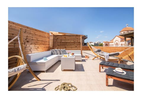 Patio, Day, Summer, BBQ facilities, View (from property/room), Balcony/Terrace, Balcony/Terrace, Seating area, City view, Garden view, Landmark view, Street view, sunbed