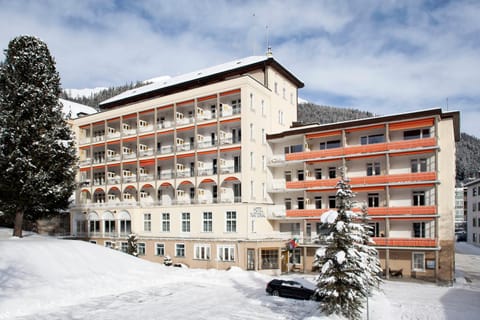 Property building, Facade/entrance, Day, Winter