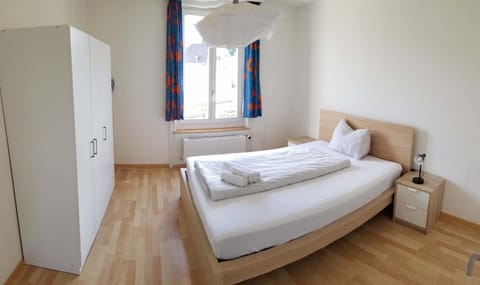 HSH Weber - 2 Bedroom Suite Apartment with Office, Salon and Kitchen in Bern by HSH Hotel Serviced Home Condominio in City of Bern