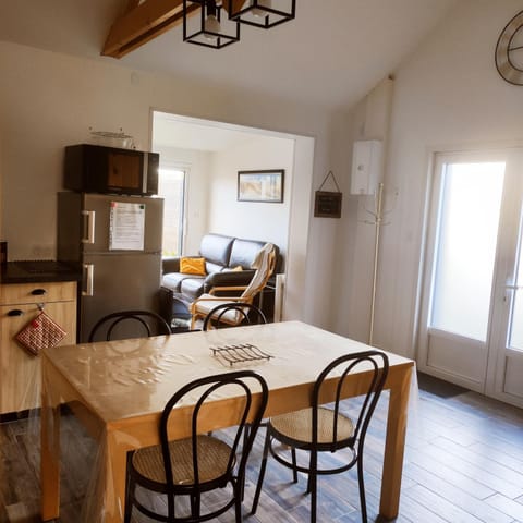 Le Bas Champ House in Hauts-de-France