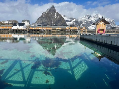 Rostad Retro Rorbuer House in Lofoten