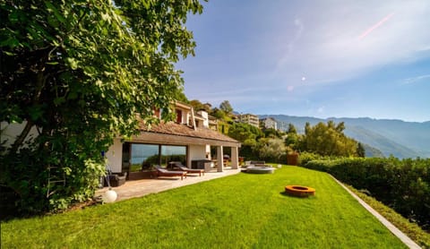 Sunset House with gorgeous view of the lake Villa in Montreux