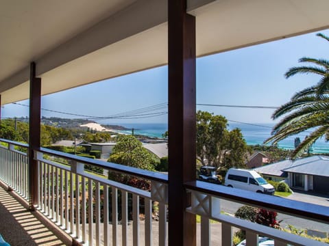 Aqua Palm with Sweeping One Mile Views House in Forster