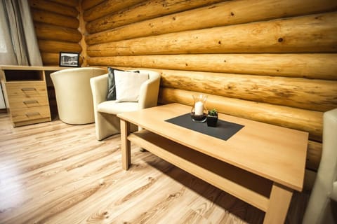 Photo of the whole room, Decorative detail, bunk bed