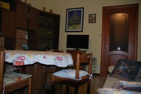 GRAZIOSO APPARTAMENTO IN ZONA SANTA RITA Apartment in Turin