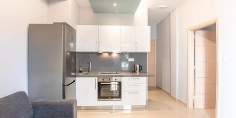 Kitchen or kitchenette, pet friendly, stove