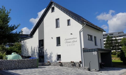 Facade/entrance, View (from property/room)