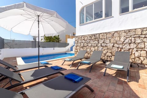 Villa James Heart of Village Ocean Views Pool Villa in Carvoeiro