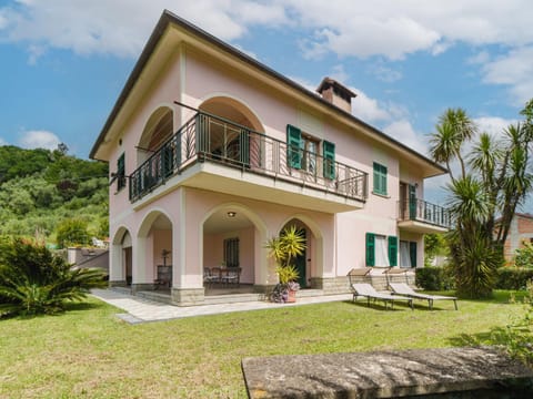 Holiday Home Casa Melograno by Interhome House in Sestri Levante
