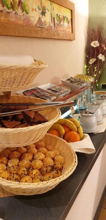 Breakfast, Buffet breakfast