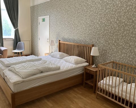 Bed, Bedroom, cot