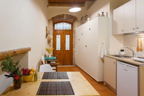 Charming Flatlet in the Old Town Apartment in Chania
