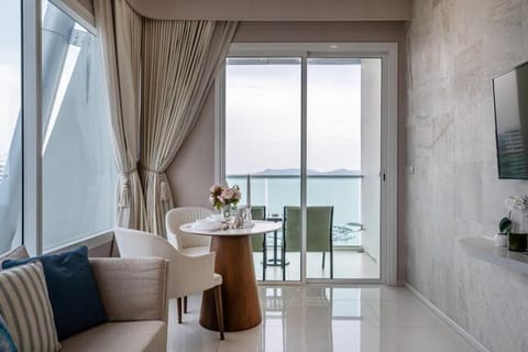 Movenpick Residence/Beach Access/1BR/Amazing View2 Apartment in Pattaya City
