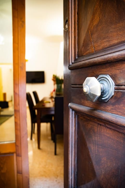 City view, Quiet street view