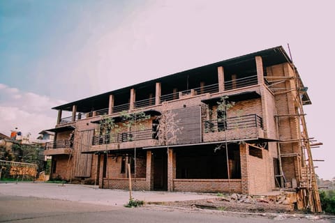 Facade/entrance, Floor plan